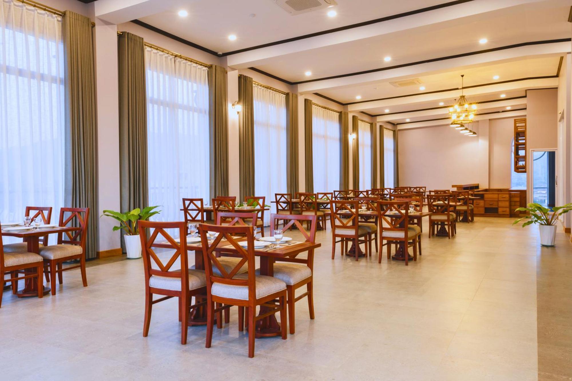 Oudomsin Vangvieng Hotel Vang Vieng Esterno foto