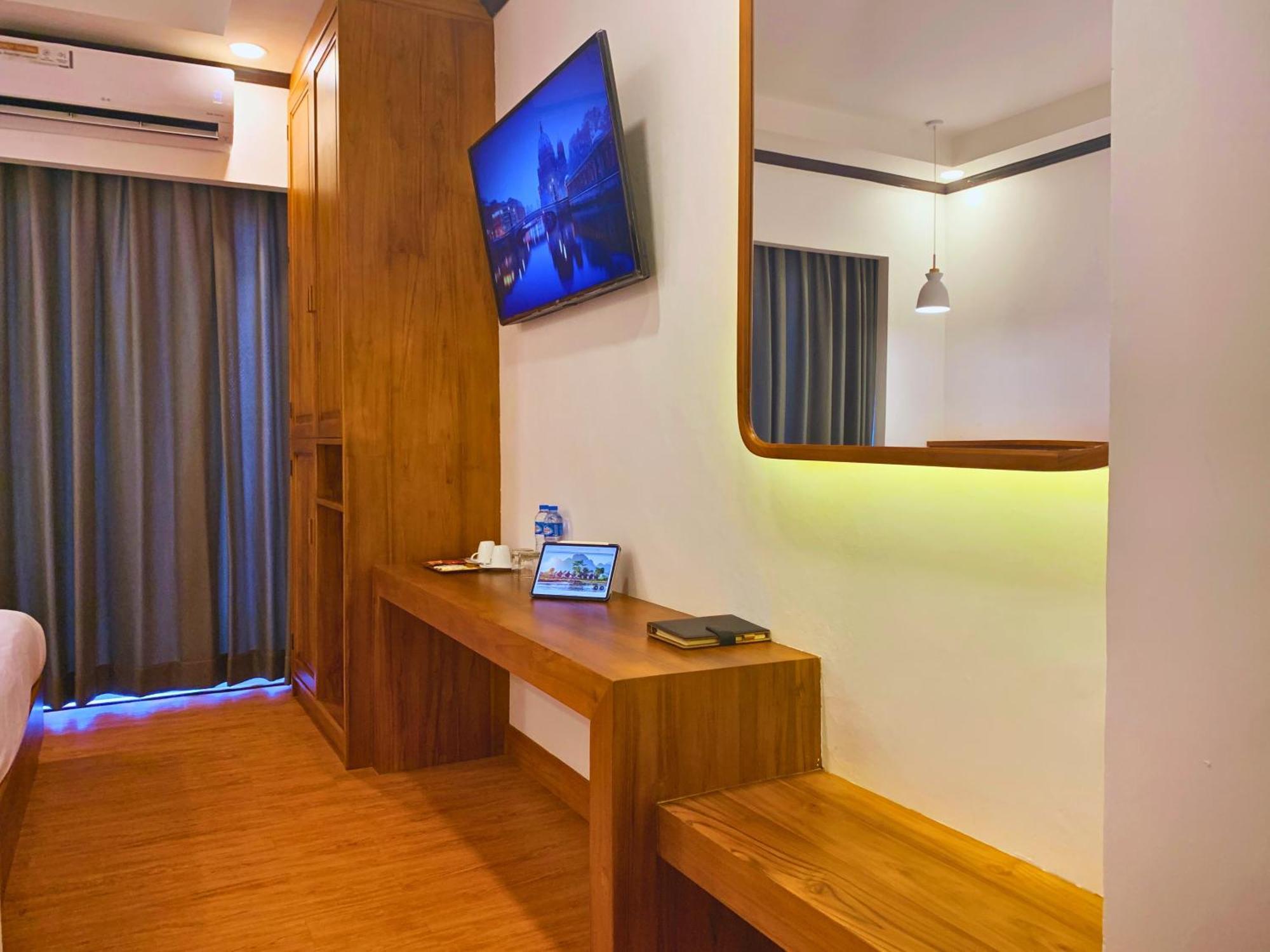 Oudomsin Vangvieng Hotel Vang Vieng Esterno foto