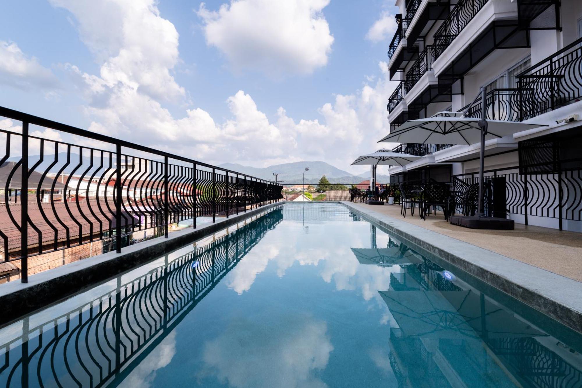 Oudomsin Vangvieng Hotel Vang Vieng Esterno foto