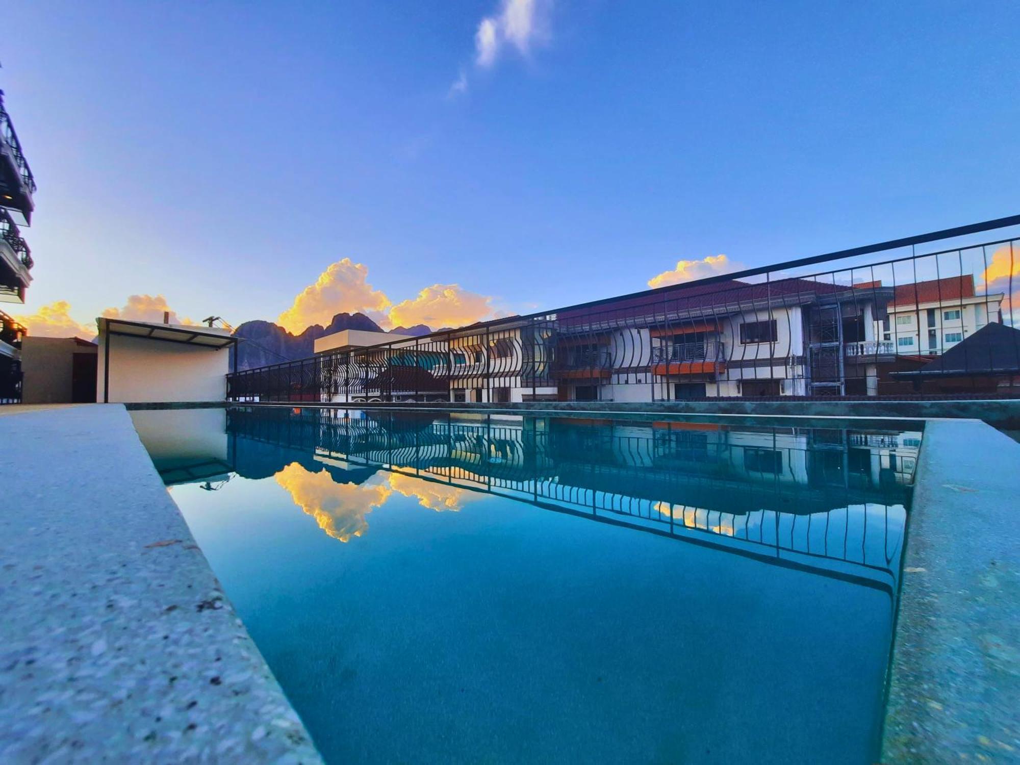 Oudomsin Vangvieng Hotel Vang Vieng Esterno foto