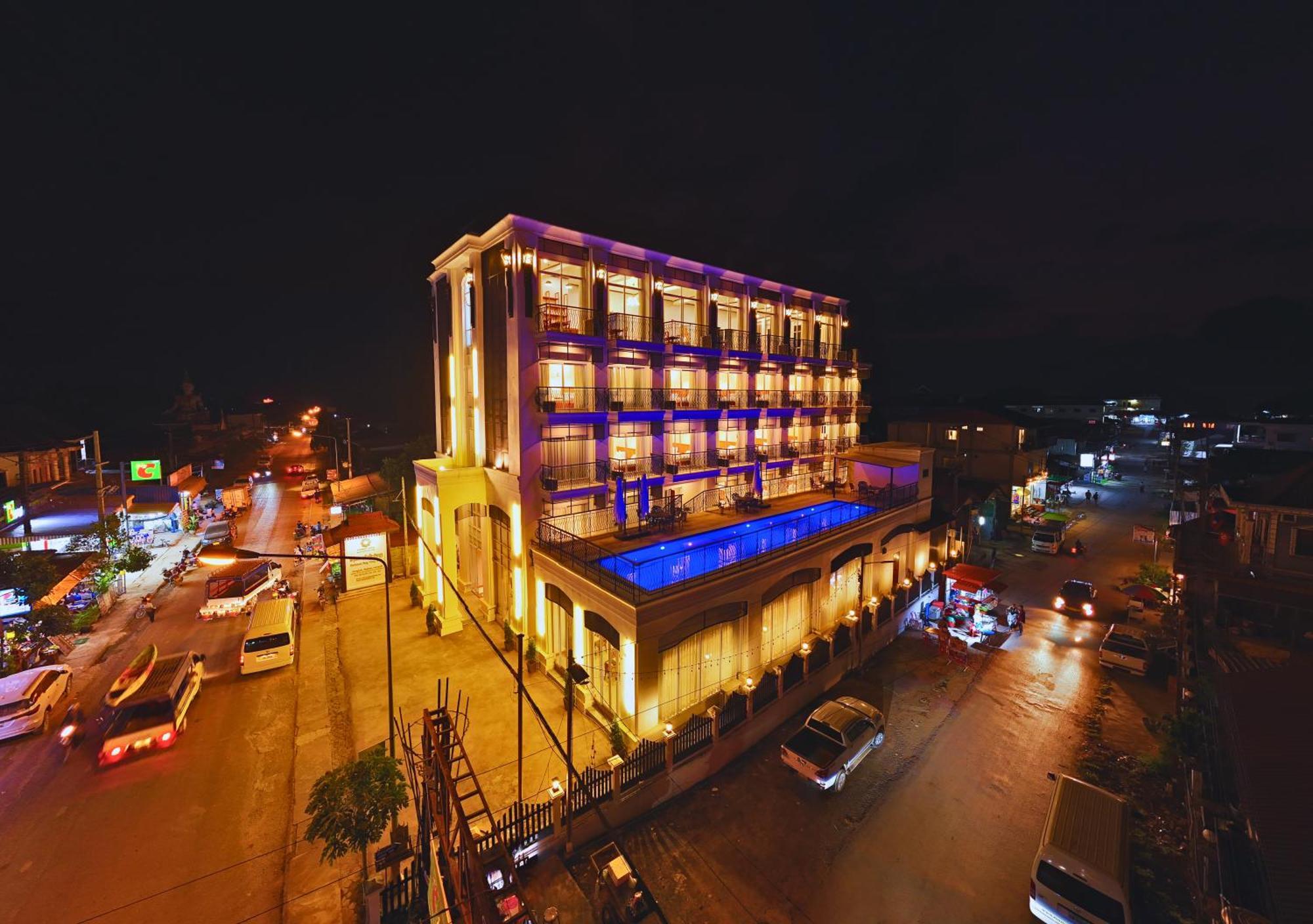 Oudomsin Vangvieng Hotel Vang Vieng Esterno foto
